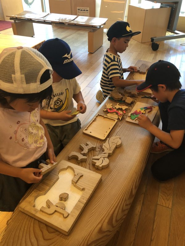 子どもたちが遊んでいる様子1
