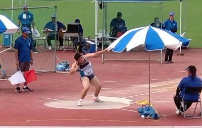 砲丸なげの二瓶選手